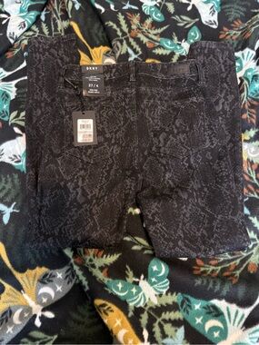 DKNY Black Snake Print High Rise Skinny Ankle Jeans NWT Size 27/4